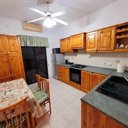 Private One-bedroom Simplicity&serenity Apartment Is-Swieqi